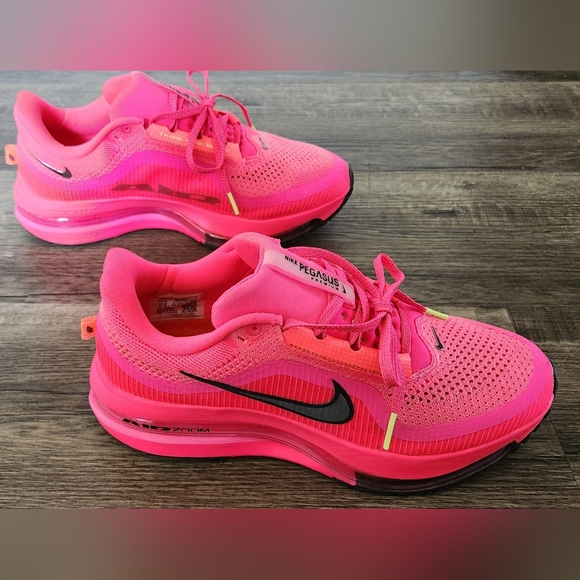 **NEW** Nike Air Zoom Pegasus Premium Sz 9.5 Hyper Pink Vibrant Neon Retail $210 - Picture 2 of 12